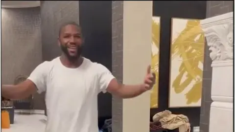 Floyd Mayweather regaló Mini-Range Rover a su nieto