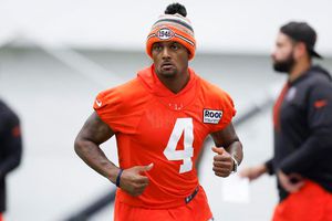 NFL: Deshaun Watson, suspendido por seis juegos tras violar políticas de conducta personal