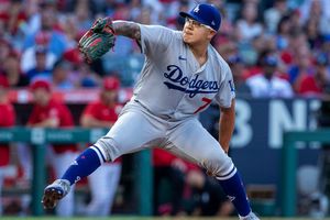 Julio Urías: Octavo triunfo del mexicano en la temporada al vencer a Angels