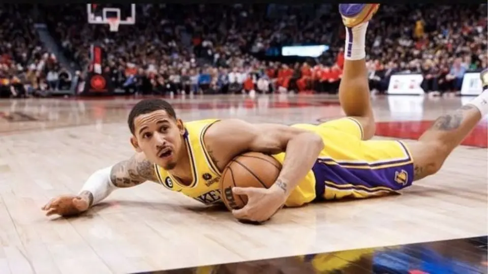 NBA: Juan Toscano se unió a las bajas de Los Lakers; se lesionó el tobillo