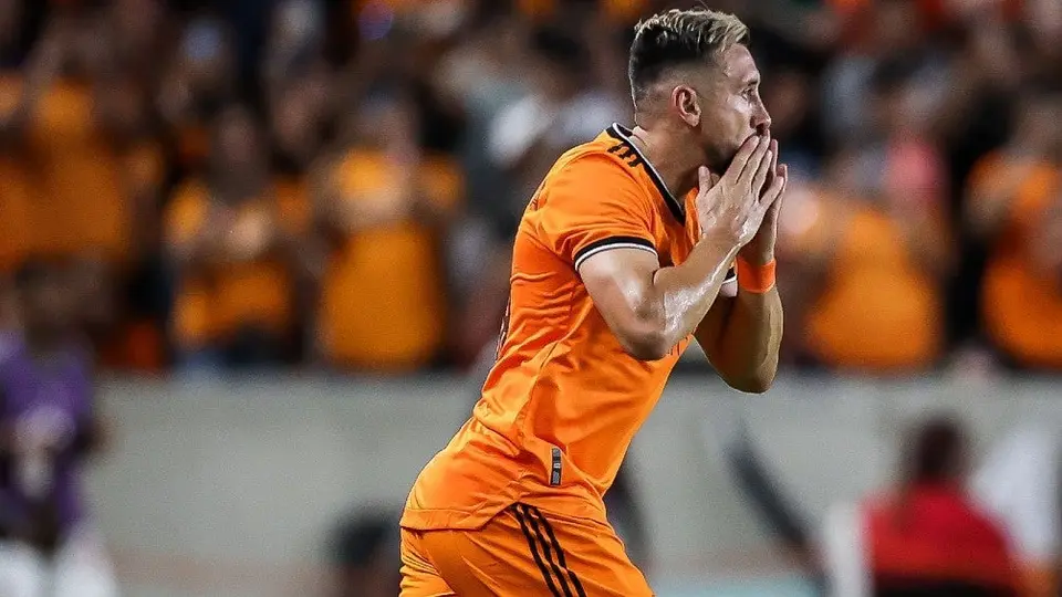 Héctor Herrera sufrió sangriento corte en la cara en la derrota del Dynamo ante Minnesota