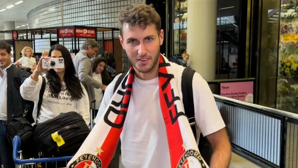 Santi Giménez sobre ser el primer mexicano en Feyenoord: ‘Quiero dejar el nombre de mi país en alto’