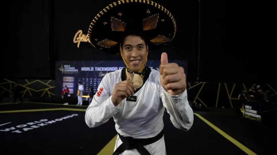 Carlos Sansores se suma a la cosecha de Oros en Mundial de Taekwondo