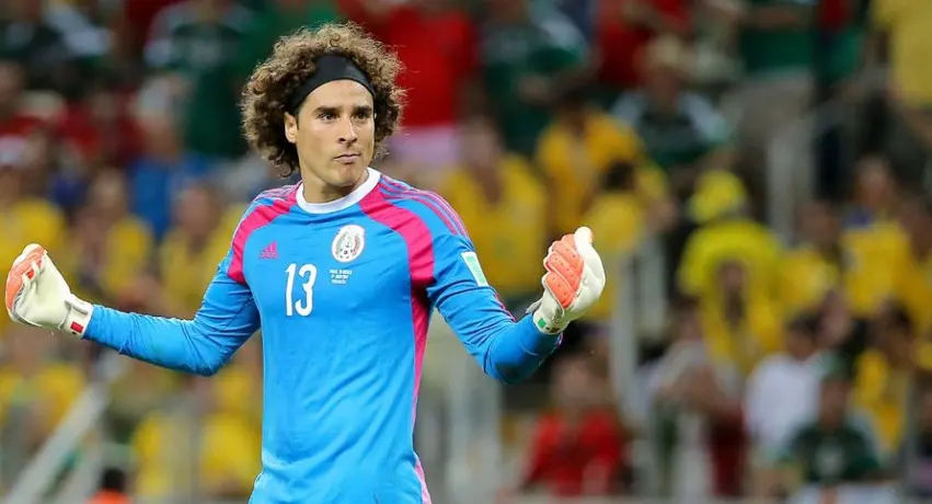 Christian Martinoli tundió a Memo Ochoa: 'Ataja cabr..., pero tiene muchas deficiencias'
