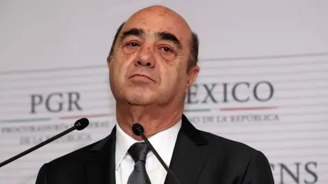 Jesús Murillo Karam, exprocurador general de justicia, fue detenido en la Ciudad de México