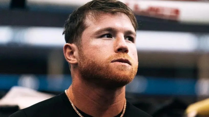 Canelo Álvarez amenaza a Lionel Messi por "limpiar piso" con playera del Tri