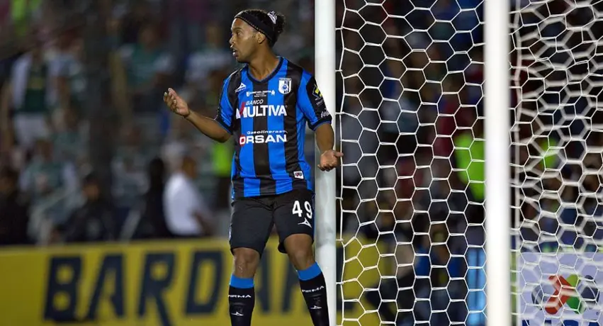 Ronaldinho: Excompañero en Gallos reveló indisciplinas del astro brasileño en México