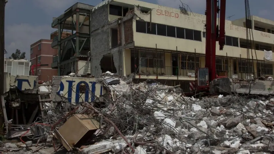 Sismo: Familias hacían homenaje en Colegio Rébsamen cuando comenzó a temblar