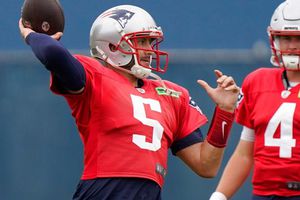 Patriots: Brian Hoyer será el quarterback titular ante Green Bay tras lesión de Mac Jones