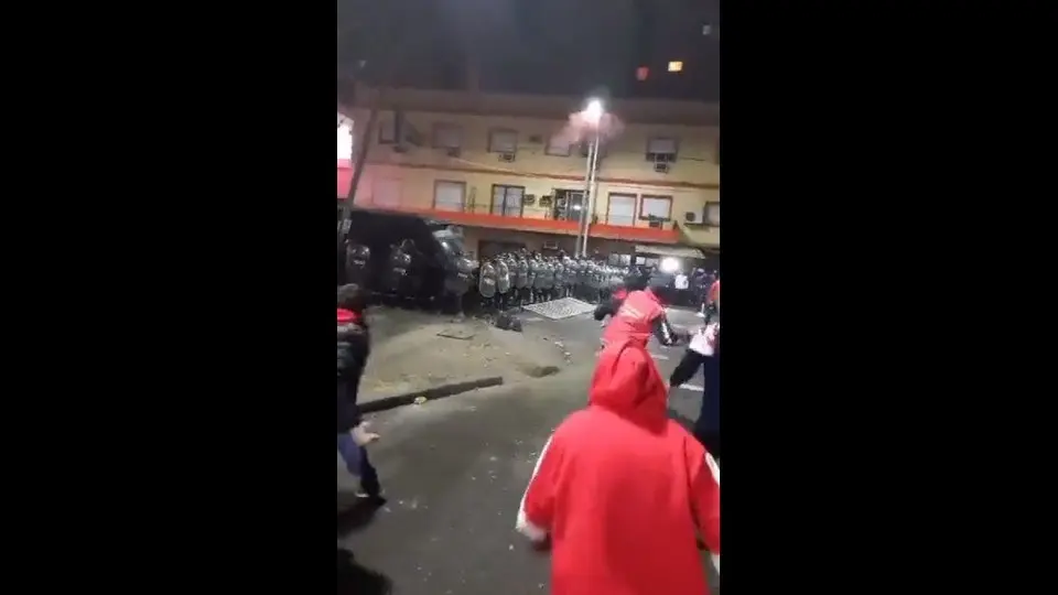 Aprevide suspendió el Independiente vs Atlético Tucumán tras hechos de violencia