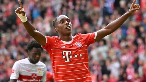 Bayern Munich: Igualó ante el Stuttgart y sumó su tercer empate consecutivo