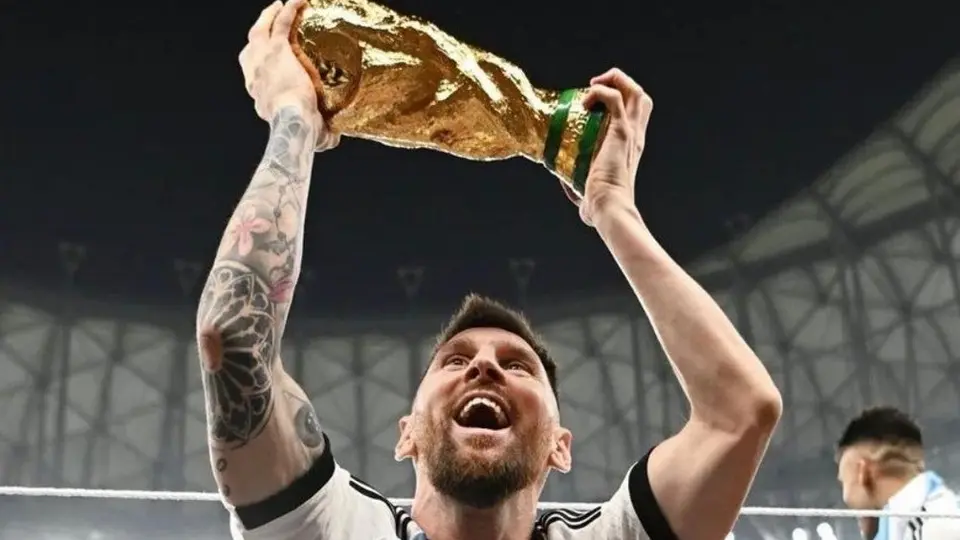 Lionel Messi: Foto con la Copa del Mundo hace historia y rompe récord de likes en Instagram