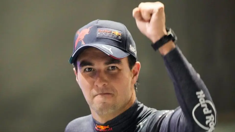 Checo Pérez: Tuvo emotivo recibimiento tras el Gran Premio de Japón
