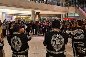 CDMX: Con mariachi, dan despedida a Centro Coyoacán después de 33 años de historia