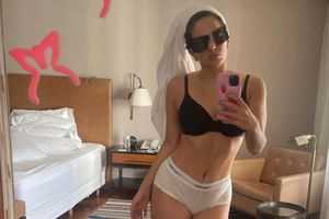 Rosalía imitó a Karol G y se desnudó en TikTok