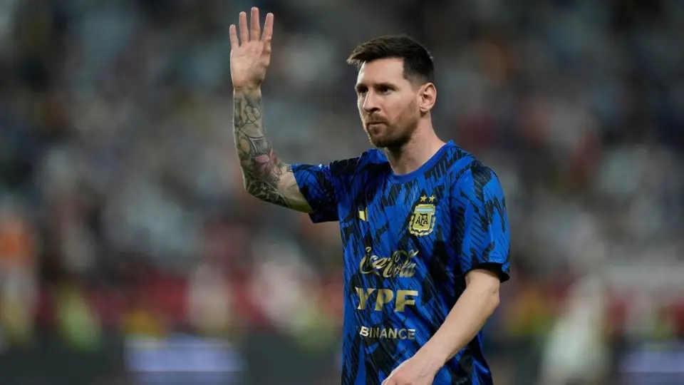 Vasco Aguirre le manda buenos deseos a Messi: 'Ojalá se despida como Campeón y goleador'