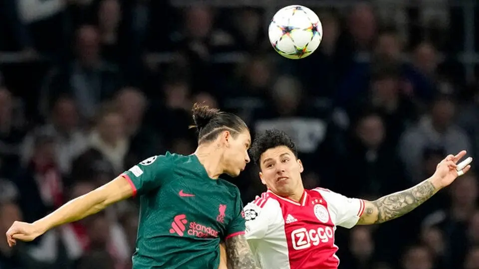 Aficionados del Ajax ' explotan' contra Jorge Sánchez: "Es un jugador ultra limitado y súper torpe"