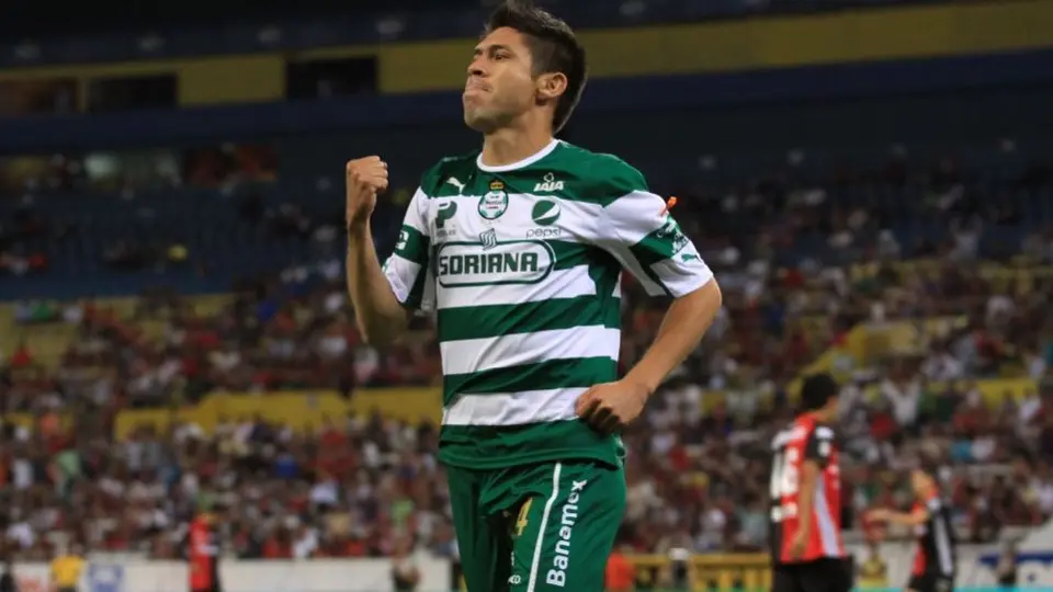Santos: Oribe Peralta será ‘inmortalizado’ con estatua en La Plaza del Aficionado