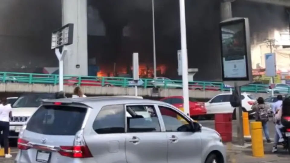 CDMX: Se registró incendio en centro comercial ubicado en Periférico Sur