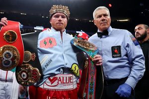 Canelo Álvarez ‘ninguneó’ a David Benavidez: ‘Cómo voy a pelear con él si no ha ganado nada’