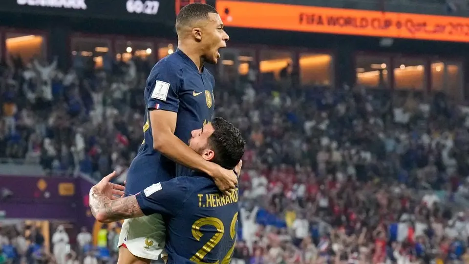Francia: Clasificó a Octavos de Final tras derrotar a Dinamarca con doblete de Mbappé