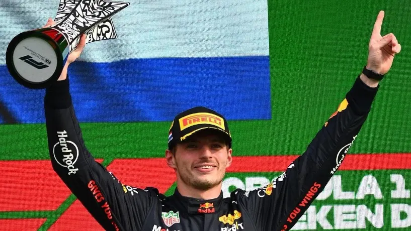 Max Verstappen celebró por lo alto su cumpleaños en Mónaco; Checo Pérez fue el gran ausente