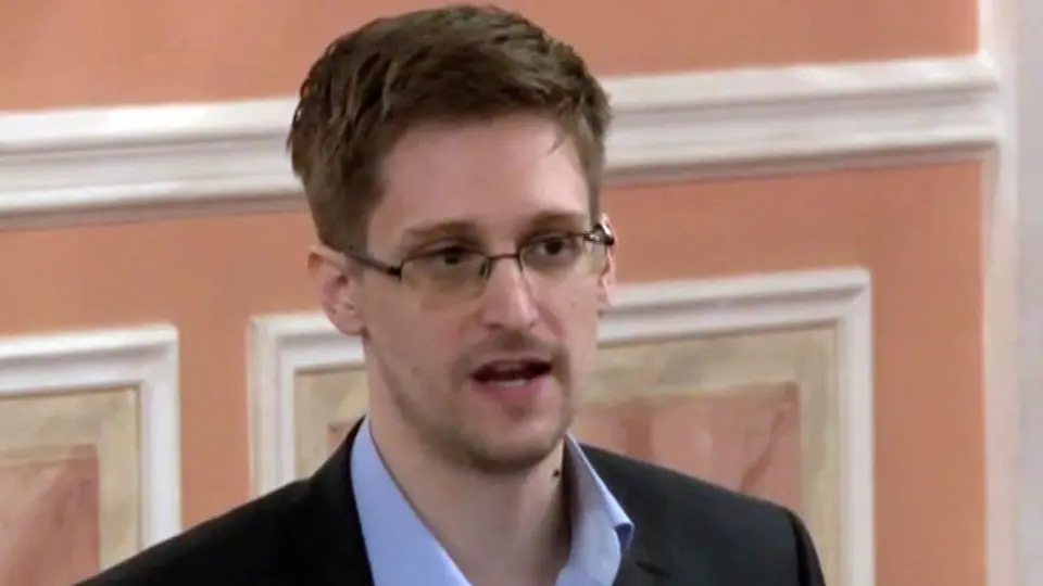 Rusia: Vladimir Putin otorgó la ciudadanía rusa a Edward Snowden