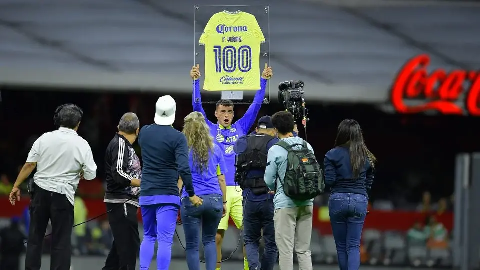 América: Federico Viñas recibió reconocimiento por llegar a su partido 100 con las Águilas