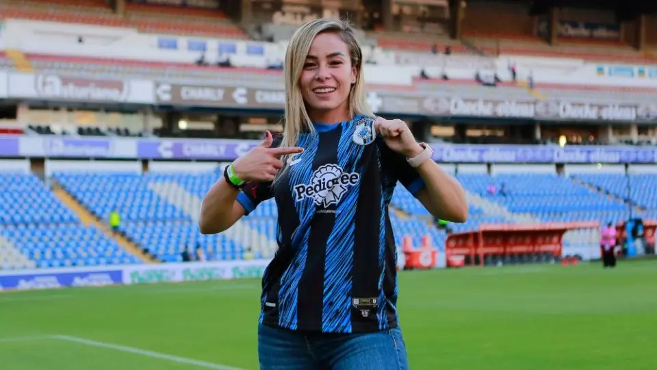 Karla Padilla, exjugadora de Gallos, explotó en contra de fan que besó a Michael Rangel