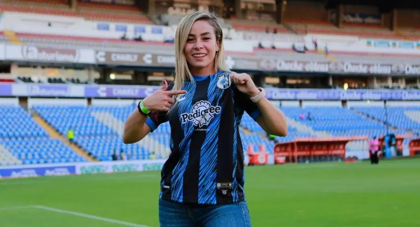 Karla Padilla, exjugadora de Gallos, explotó en contra de fan que besó a Michael Rangel