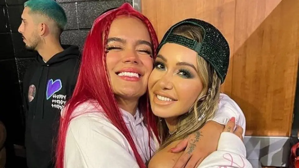 Karol G fue tocada en parte íntima por la Chiquis Rivera