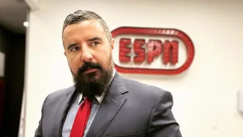 Álvaro Morales sobre la salida de Peláez: 'Merece otra subida a la mesa'