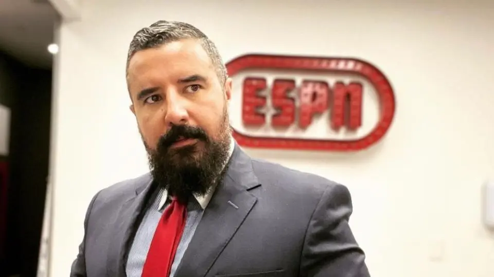 Álvaro Morales sobre la salida de Peláez: 'Merece otra subida a la mesa'