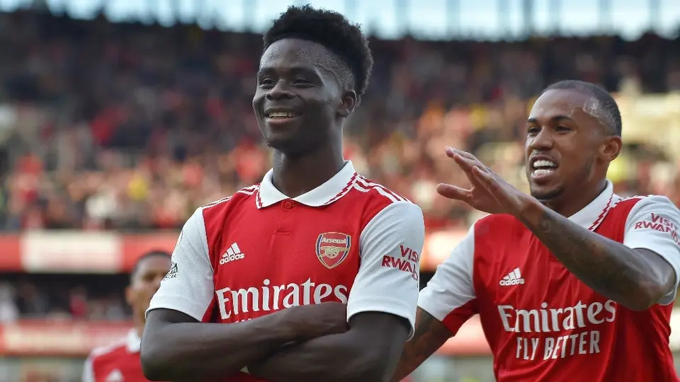 Arsenal: Venció al Liverpool con doblete de Saka y mantiene crisis de los Reds