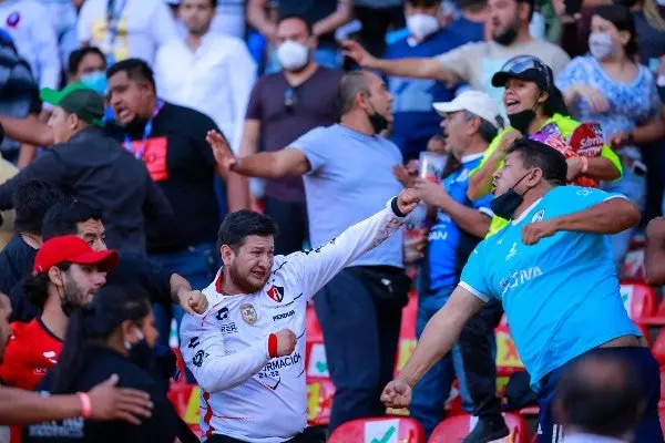 VIDEO: Aficionado del Atlas denuncia amenazas tras aparecer en documental sobre la tragedia de Querétaro
