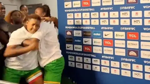 Mundial de la FIBA: Jugadoras de Mali protagonizan pelea tras caer ante Serbia