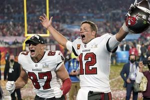 Tom Brady sobre el retiro de Gronkowski: "Preferiría jugar con un tipo como él"