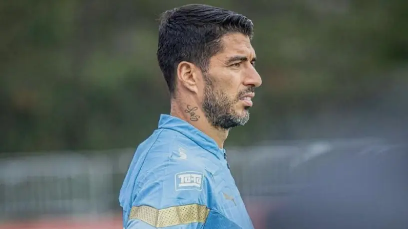 Luis Suárez: Aficionados de Peñarol destruyeron estatua del delantero en Uruguay