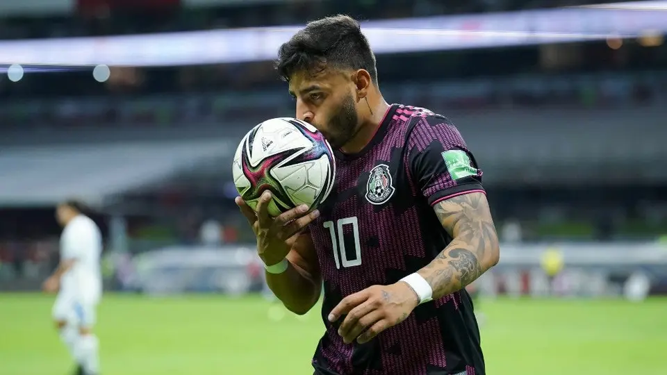 Alexis Vega sobre Tecatito: "Es el mejor mexicano, tenemos que jugar el Mundial por él"