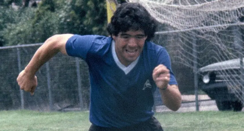 Diego Maradona: Coleccionista recuperó jersey que utilizó el argentino en México 86