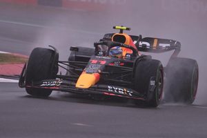 Checo Pérez: Segundo lugar en el tercer entrenamiento libre del GP de Gran Bretaña