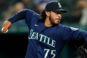 Andrés Muñoz: Ponchó a los tres rivales que enfrentó en la derrota de Mariners ante Athletics