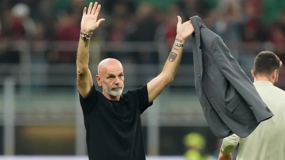 Milan: Extendió por dos años el contrato de su DT, Stefano Pioli