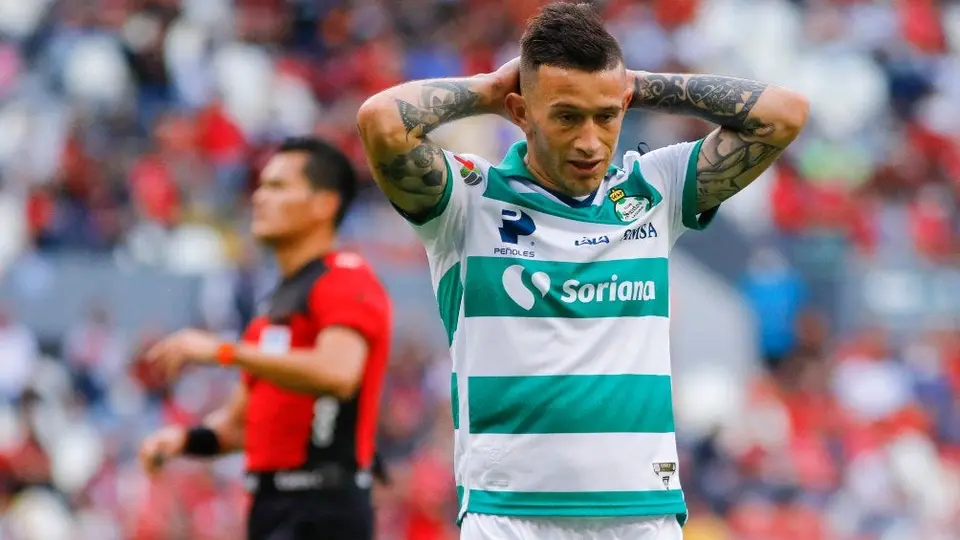Santos: Brian Lozano irá a préstamo con Peñarol rebajando su salario un 70%