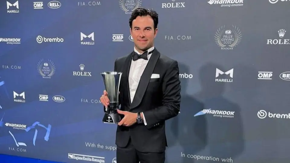 F1: Checo Pérez, primer mexicano que recibe galardón de la FIA