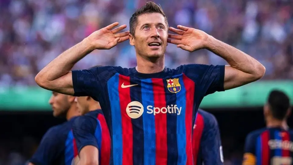 Xavi habló sobre Lewandowski: "Está feliz, es una bendición tenerle con nosotros"