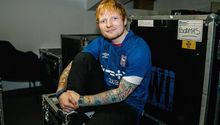 Ed Sheeran usó la elástica de Francia en concierto