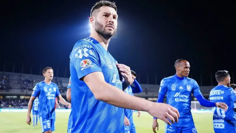 Tigres: Gignac le regaló su jersey a niño aficionado francés en CU