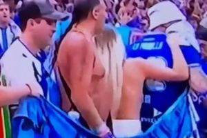 Qatar 2022: Aficionada que hizo topless libró la cárcel y se encuentra en Europa