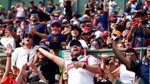 Gran Premio de México reportó más de 140 mil asistentes en segundo día de actividad